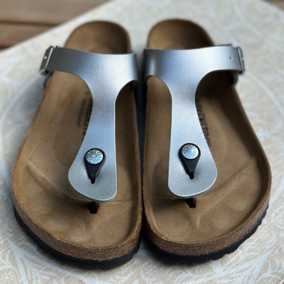 Women's NEW Birkenstock Gizeh Birko-Flor in Metallic Silver Size 39 - Picture 2 of 6
